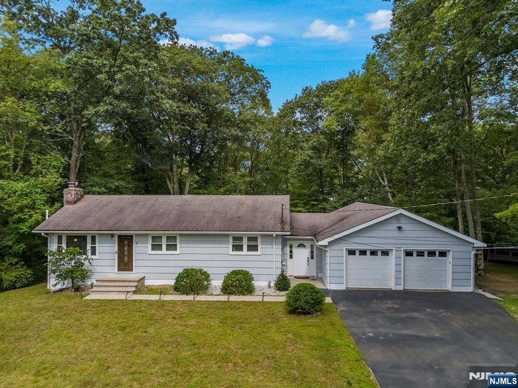 7 Pawnee Trail,Jefferson Township, NJ 07438