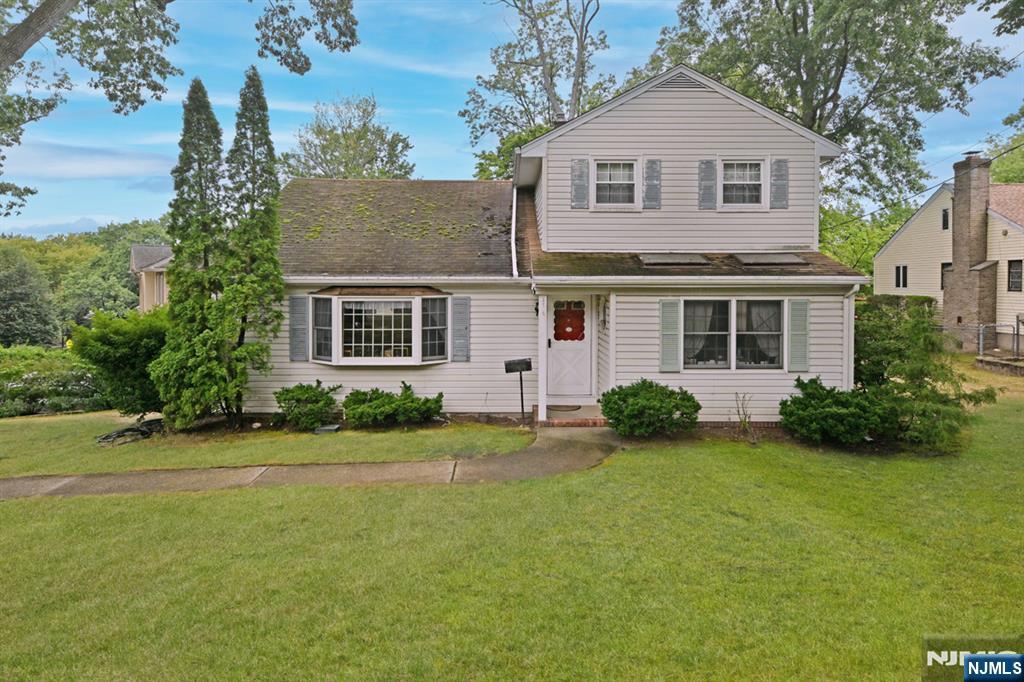 89 Circle Drive,Paramus, NJ 07652
