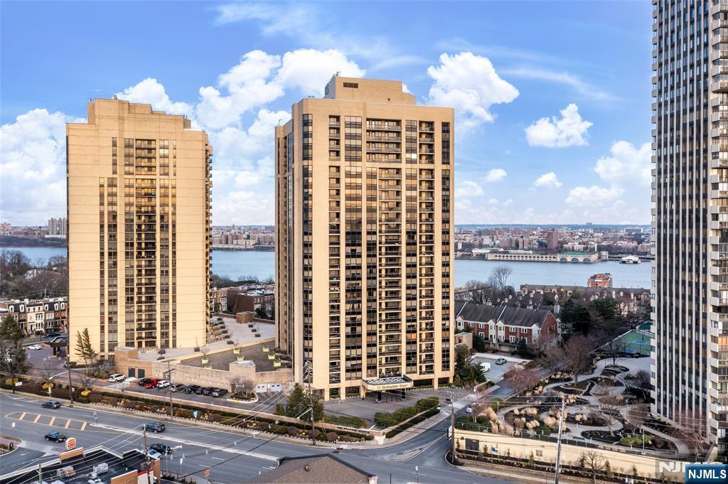 800 Palisade Avenue,Fort Lee, NJ 07024