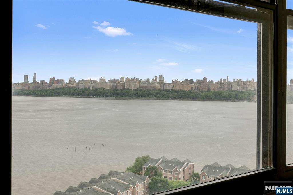 7002 Boulevard East ,Guttenberg, NJ 07093