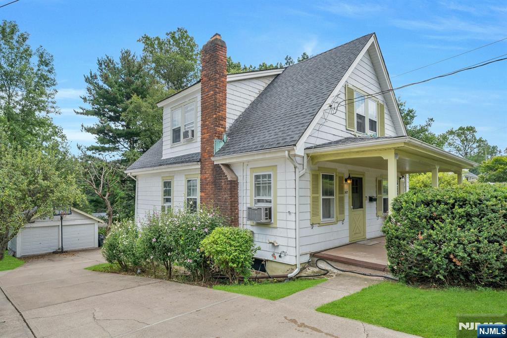 187 Mccosh ,Clifton, NJ 07043