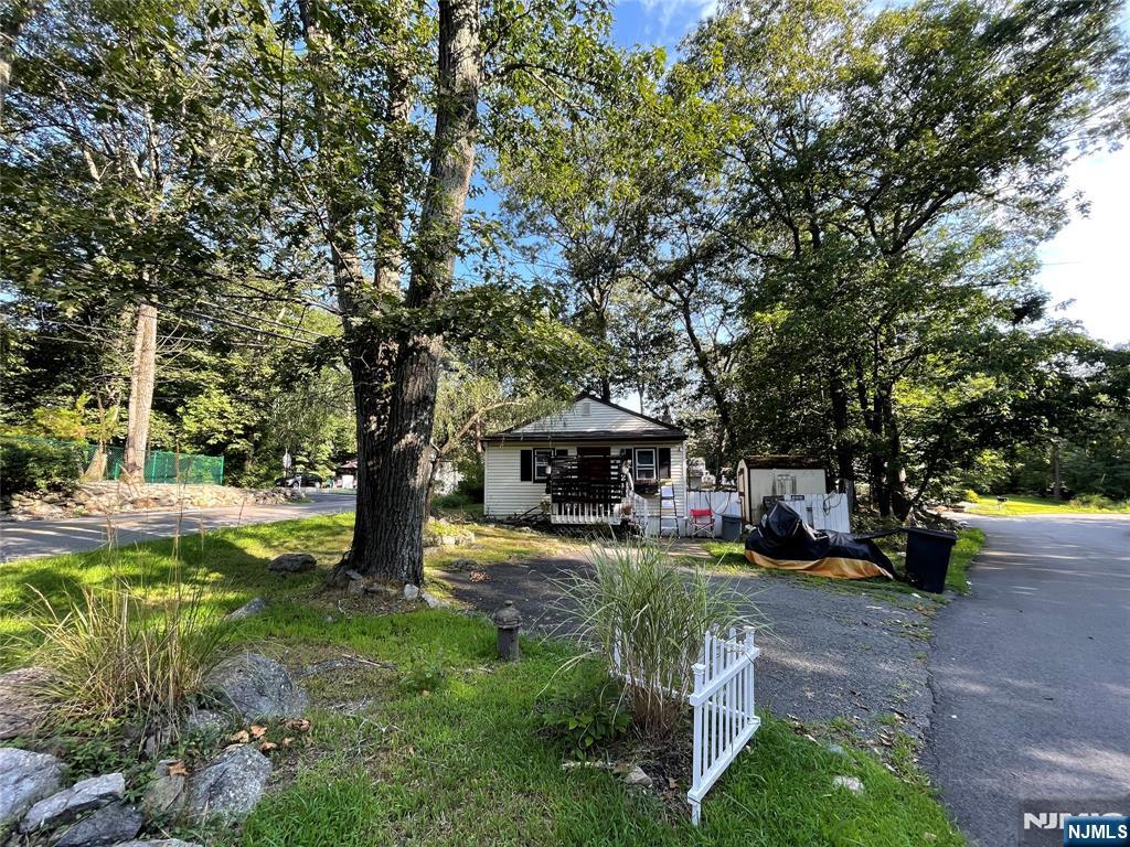 2 Lincoln Trail,Hopatcong, NJ 07843