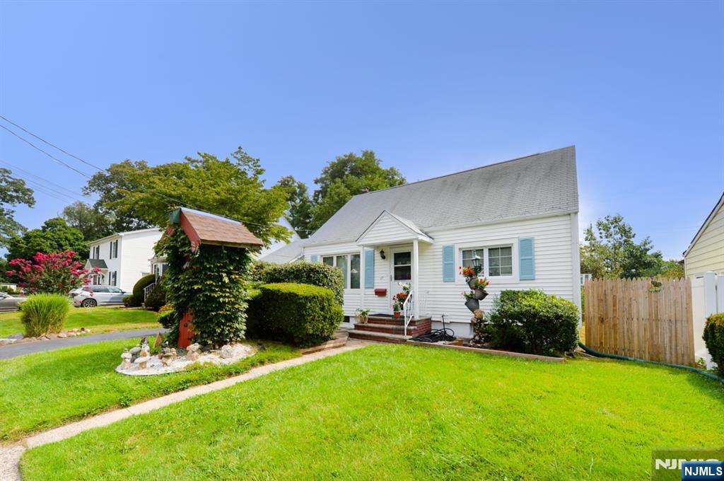 17 Paula Drive,Bergenfield, NJ 07621