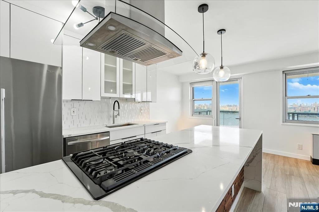 6600 JFK Blvd E ,West New York, NJ 07093