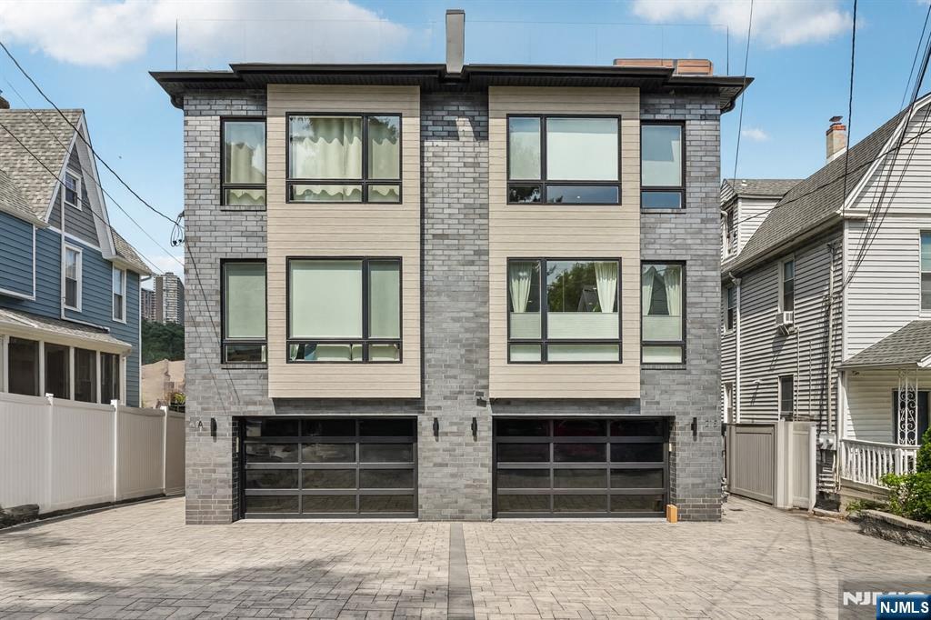 21 B Sterling Place,Edgewater, NJ 07020