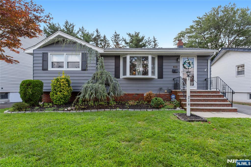 214 Colonial Avenue,Saddle Brook, NJ 07663