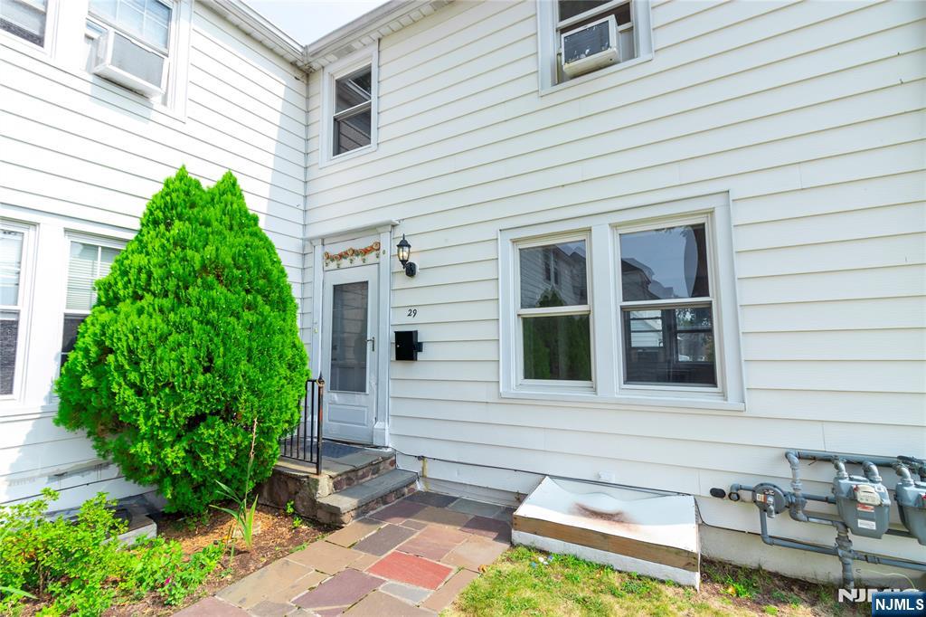 29 13th Avenue,Elmwood Park, NJ 07407