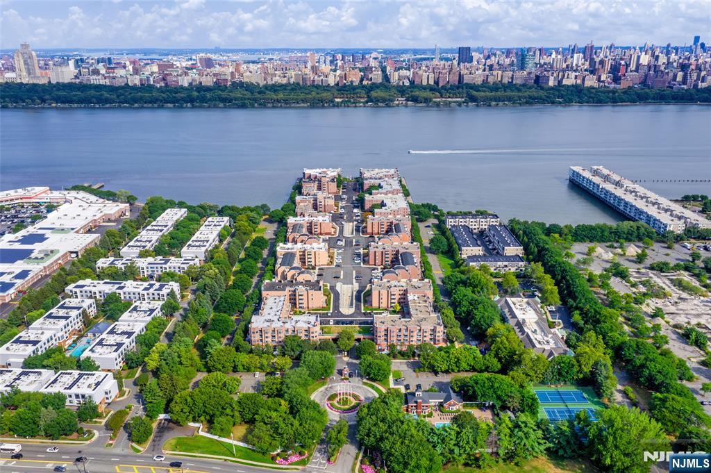 401 Thornton Court,Edgewater, NJ 07020
