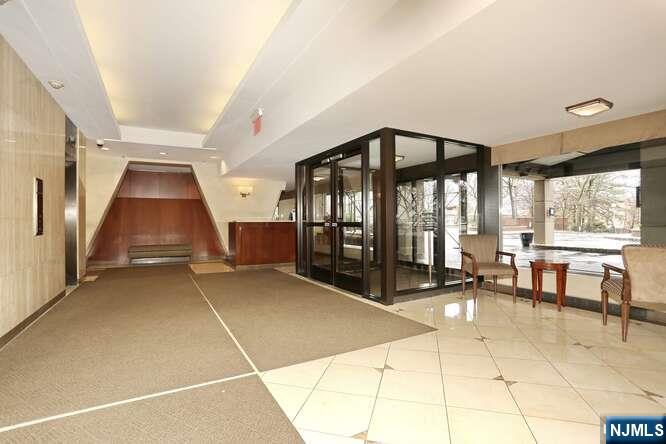 3 Horizon ,Fort Lee, NJ 07024