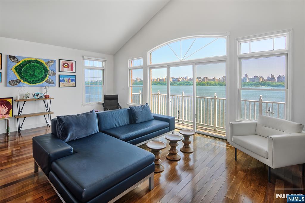 11 Lydia ,West New York, NJ 07093