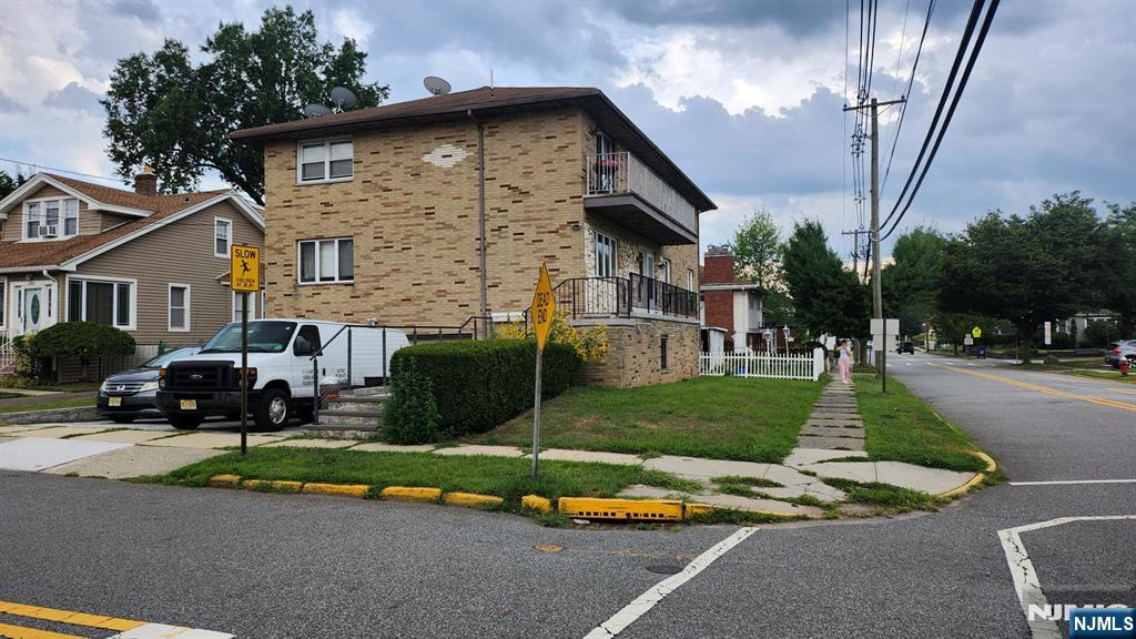 302 Harriet Avenue,Palisades Park, NJ 07650