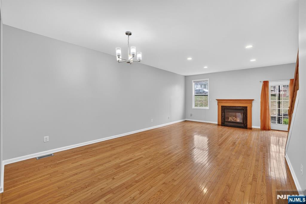 535 Coventry Drive,Nutley, NJ 07110