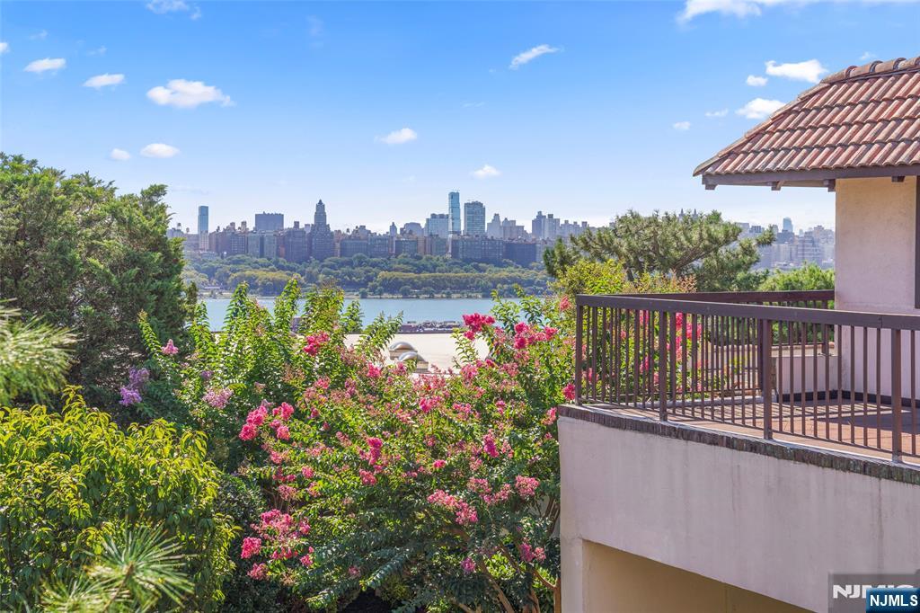 300 Gorge Road,Cliffside Park, NJ 07010