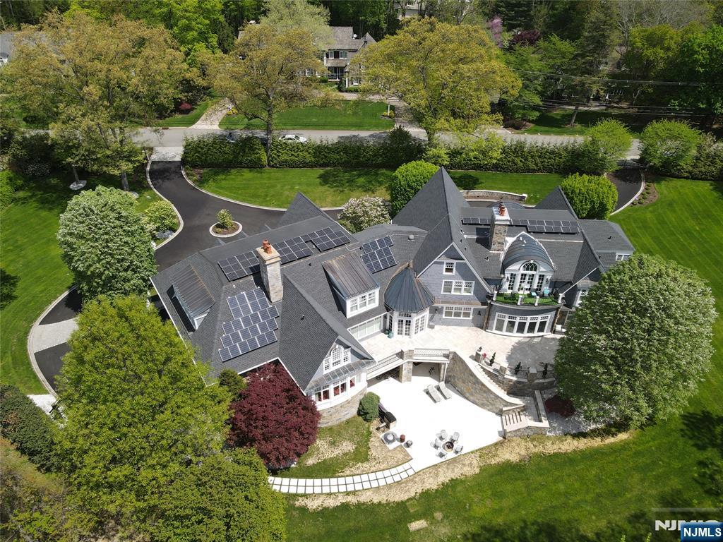 340 Indian Trail Drive,Franklin Lakes, NJ 07417