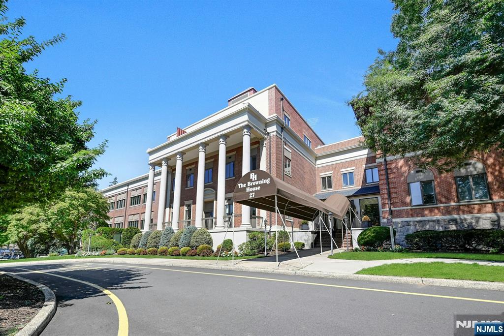 27 Clinton Avenue,Tenafly, NJ 07670