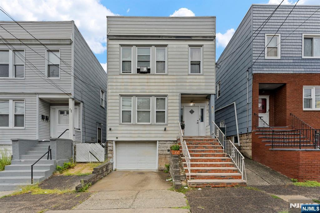 296 Pearsall Avenue,Jersey City, NJ 07305