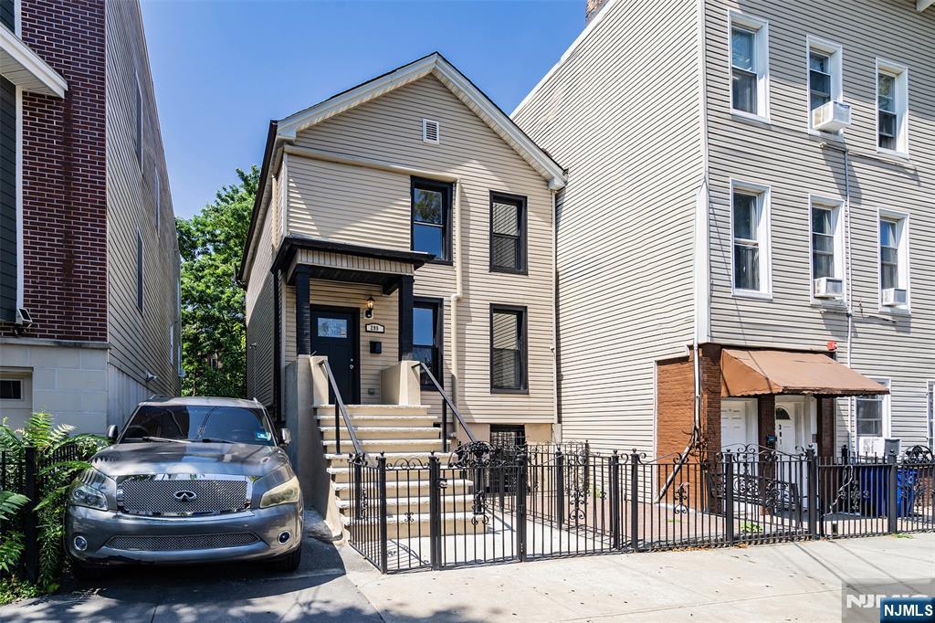 299 Halladay Street,Jersey City, NJ 07304