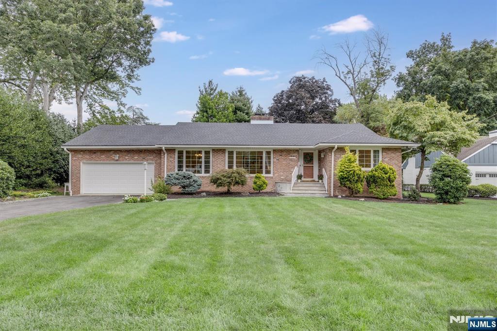 16 Tancin Lane,Clifton, NJ 07013