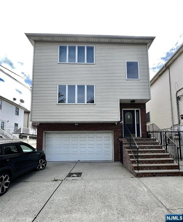 25 Saint Charles Street,Newark, NJ 07105