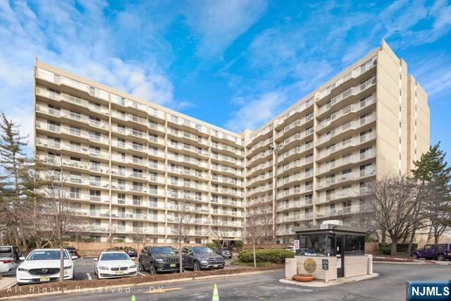 1077 River Road,Edgewater, NJ 07020