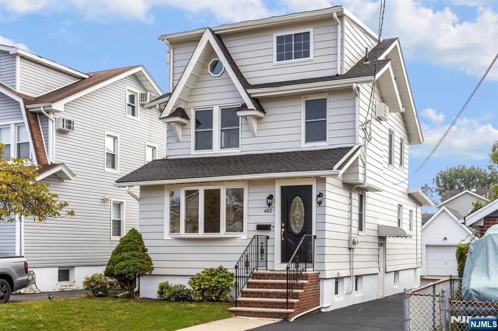 482 6th Avenue,Lyndhurst, NJ 07071