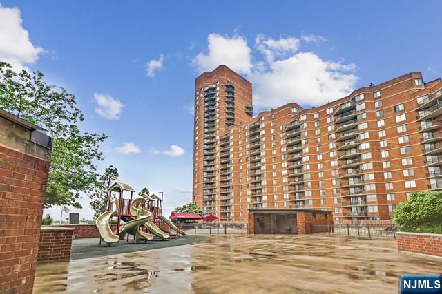 704 Harmon Cove Tower ,Secaucus, NJ 07094