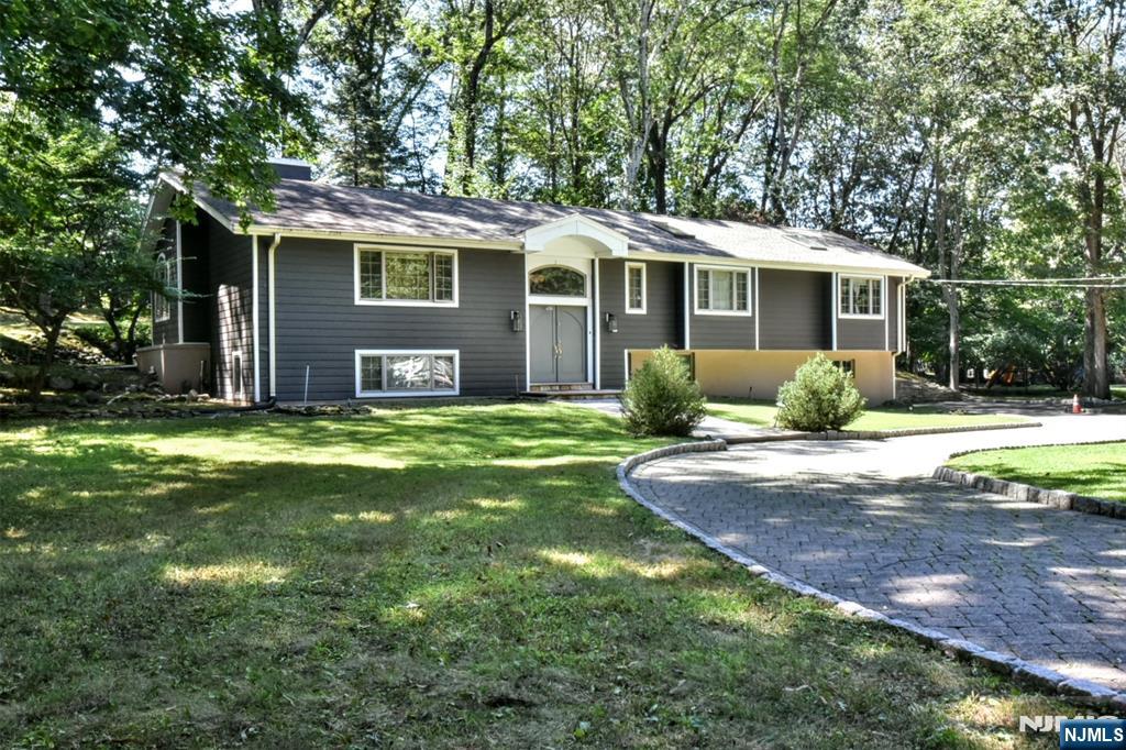 692 High Mountain Road,Franklin Lakes, NJ 07417