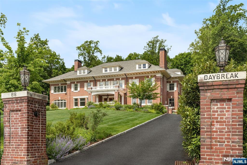 88 S Mountain Avenue,Montclair, NJ 07042