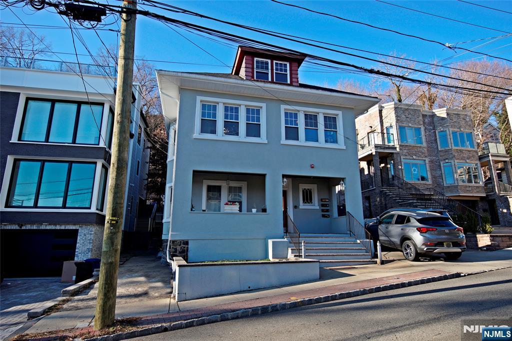 510 Undercliff Avenue,Edgewater, NJ 07020