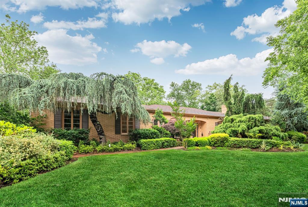 8 Clearwater Drive,Ho-Ho-Kus, NJ 07423