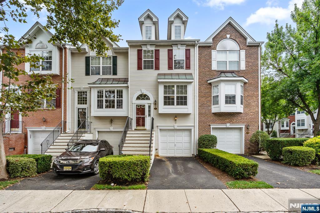 206 Barringer Drive,Nutley, NJ 07110