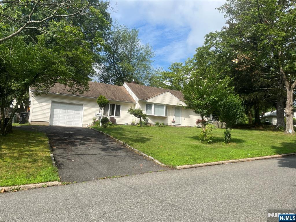 268 Robert Street,Paramus, NJ 07652