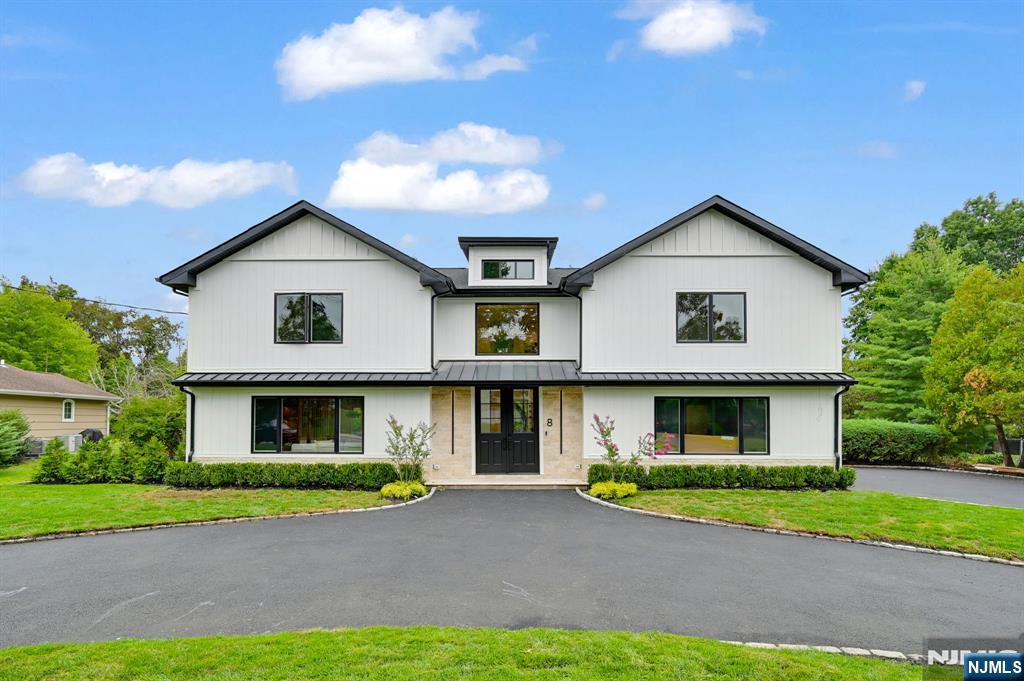 8 Torrence Drive,Livingston, NJ 07039