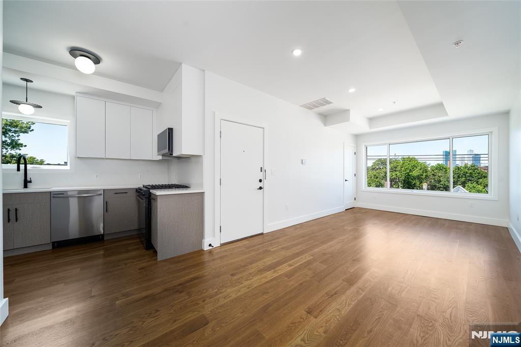 67 Virginia Avenue,Jersey City, NJ 07304