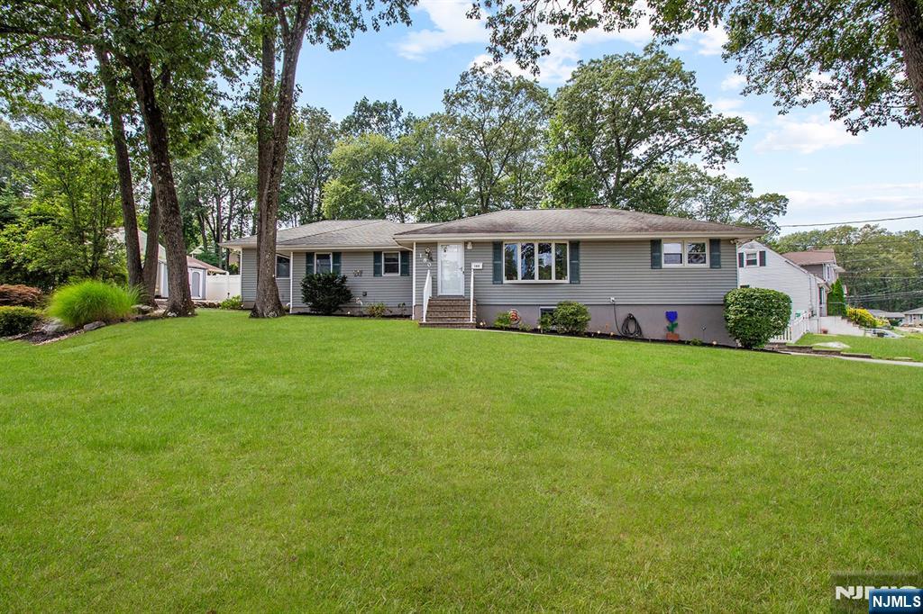 180 Rafkind Road,Bloomingdale, NJ 07403