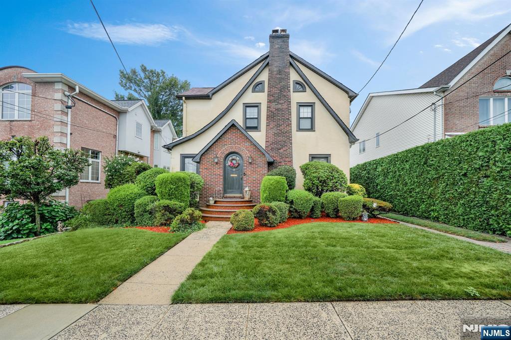 18 Lincoln Avenue,Cliffside Park, NJ 07010