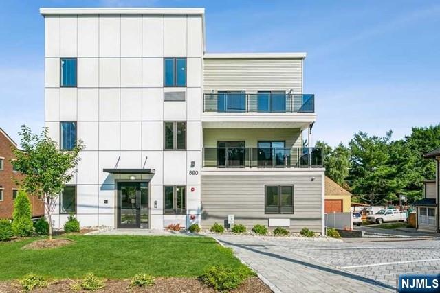890 Palisade Avenue,Teaneck, NJ 07666