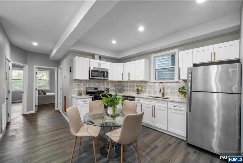 23 Bayview Avenue,Jersey City, NJ 07305