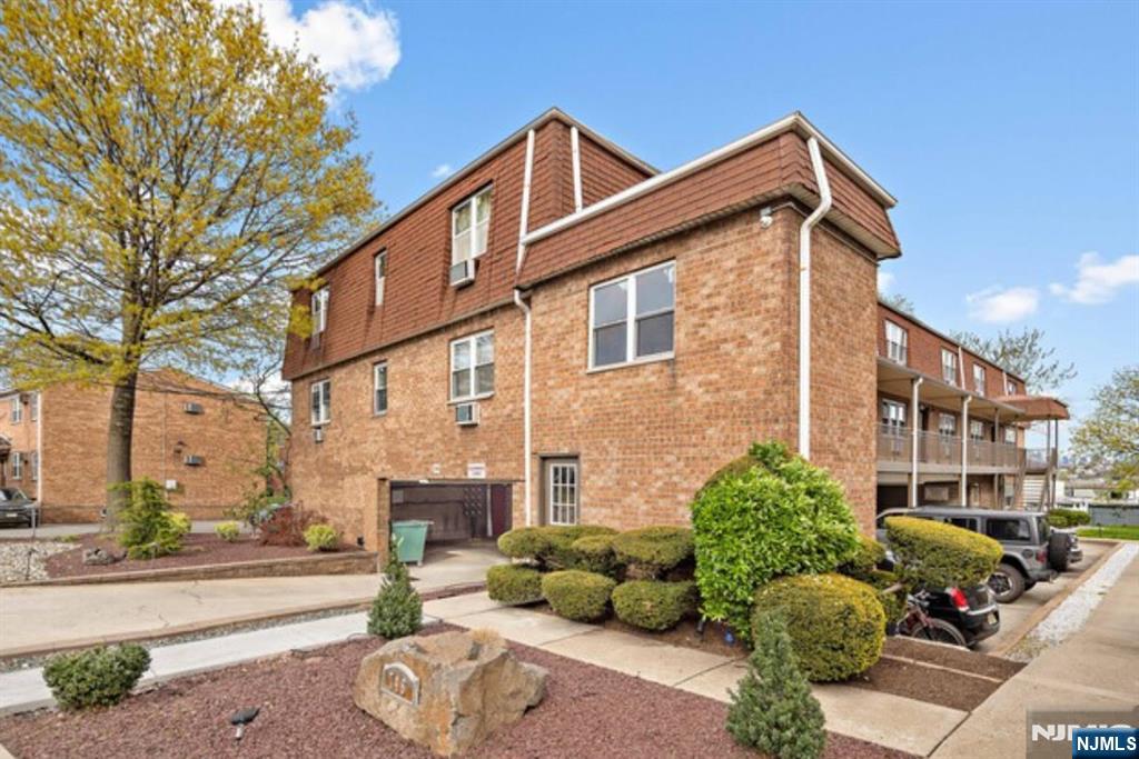 746 County Avenue,Secaucus, NJ 07094