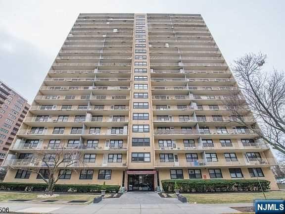 285 Aycrigg Avenue,Passaic, NJ 07055