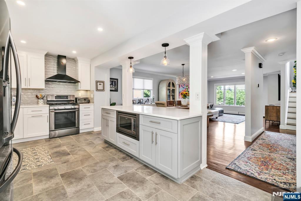 296C Undercliff Avenue,Edgewater, NJ 07024