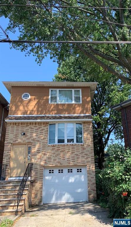 738 William ,Harrison, NJ 07029