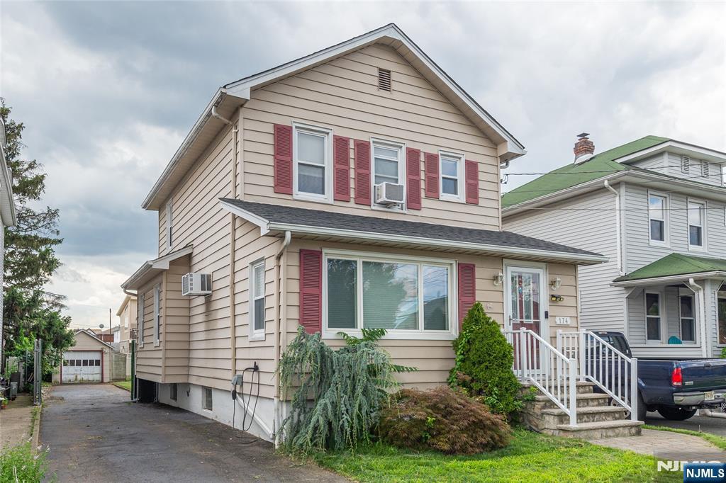 174 Page Avenue,Lyndhurst, NJ 07071