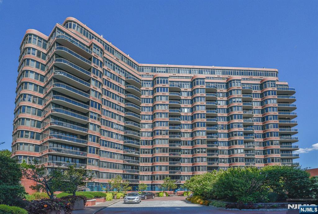 100 Carlyle Drive,Cliffside Park, NJ 07010