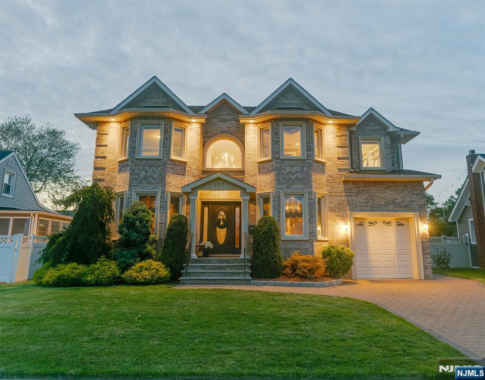 137 Danna Way,Saddle Brook, NJ 07663