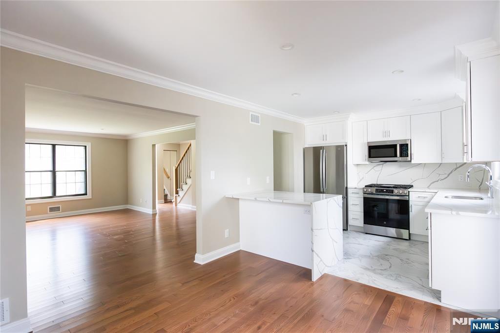 101 Oak Street,Oakland, NJ 07436