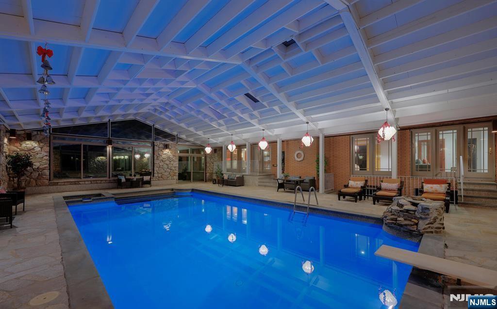 91 Chestnut Ridge Road,Saddle River, NJ 07458