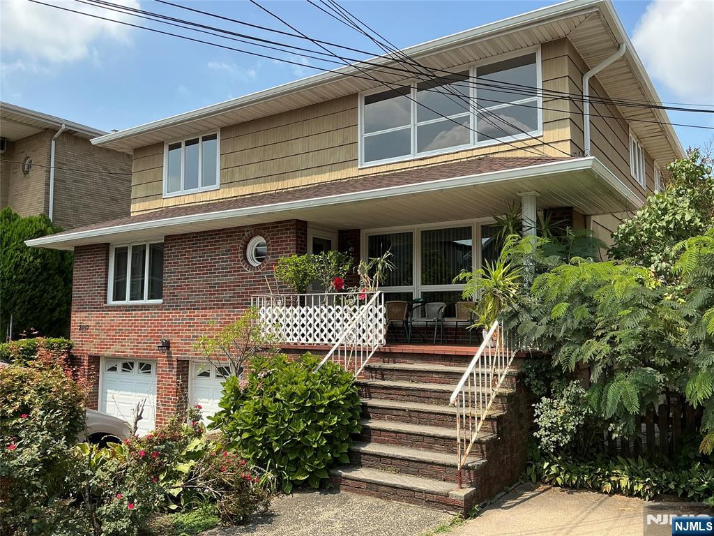 2449 1st Street,Fort Lee, NJ 07024