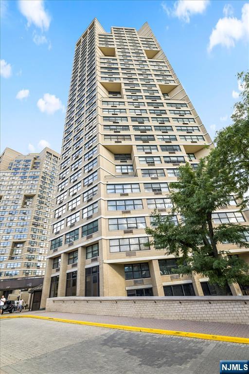 7000 John F Kennedy ,Guttenberg, NJ 07093