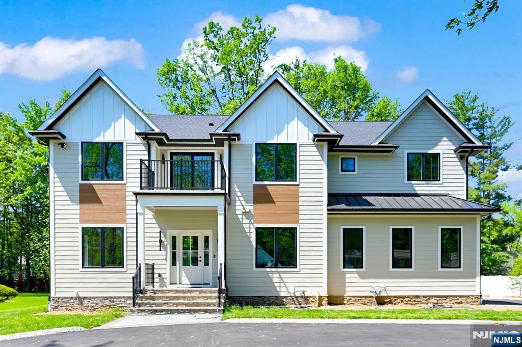 17 Arlington Drive,Livingston, NJ 07039